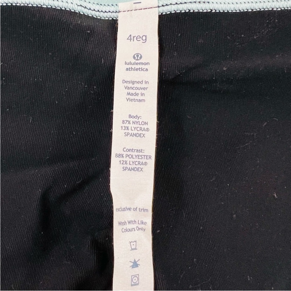 Lululemon Reverse Groove Short 4 Regular - Picture 9 of 9